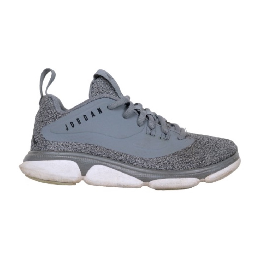Nike Air Jordan Impact Grey Low Top TR Basketball Training Shoes Size 4 Youth